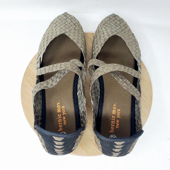 Bernie Mev Shoes Womens 42 Charm Gold Metallic Slip On Mary Jane‎ Flat Sandals - Picture 9 of 13
